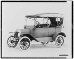 EARLY FORD CAR